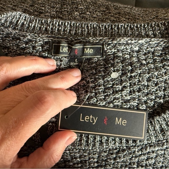 Lety & Me Ariana Gray Black Elbow Patch Knit Sweater Size Large - Picture 11 of 13